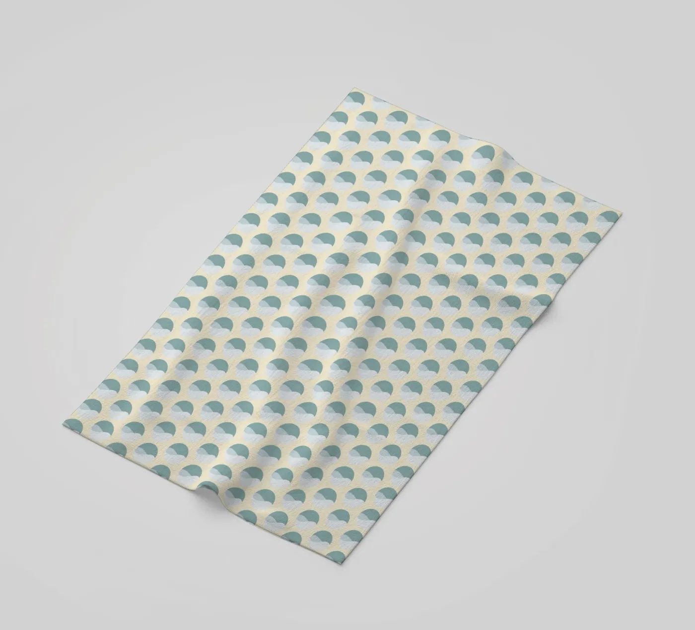 Wavy Dots Pattern #3 serviette de plage de kathrinmay