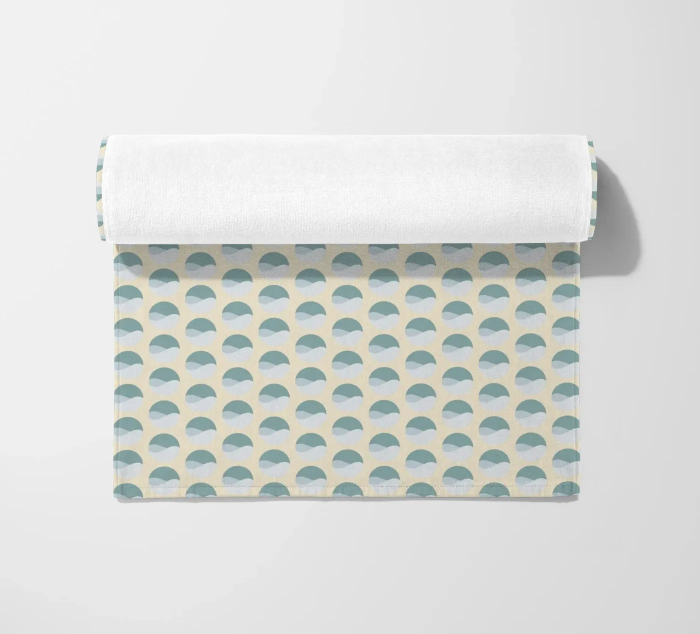 Wavy Dots Pattern #3 serviette de plage de kathrinmay