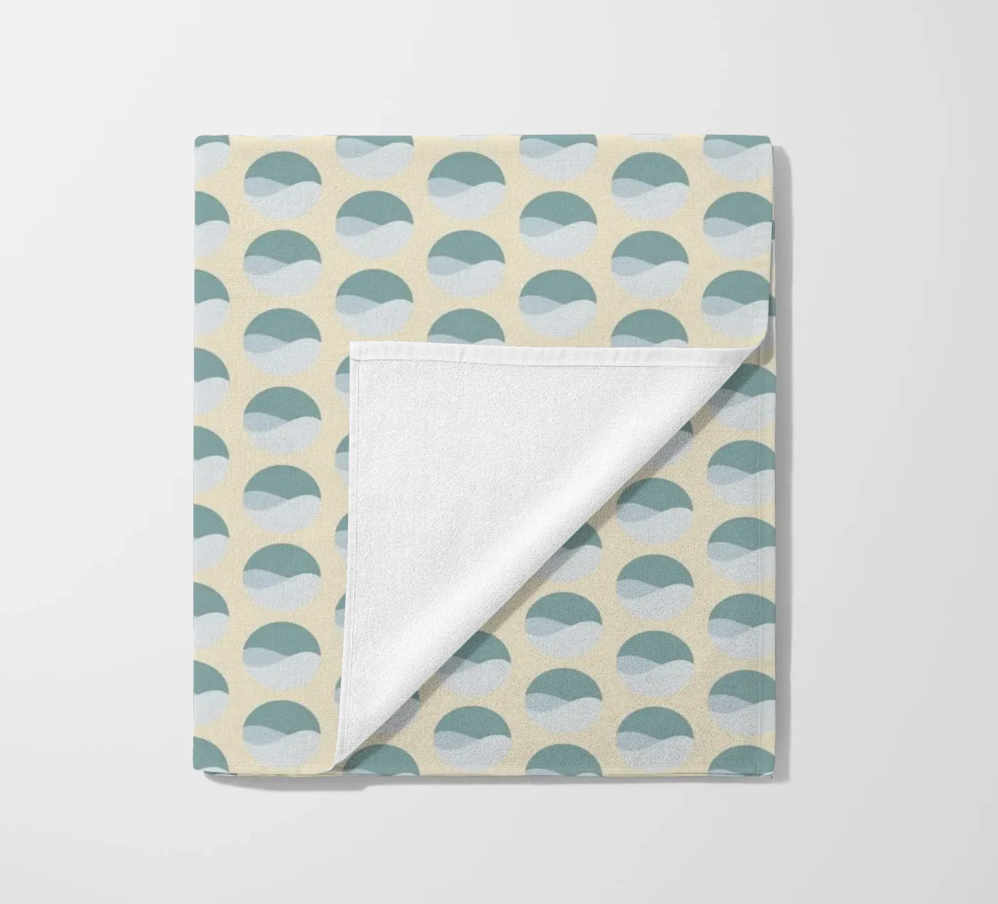 Wavy Dots Pattern #3 serviette de plage de kathrinmay