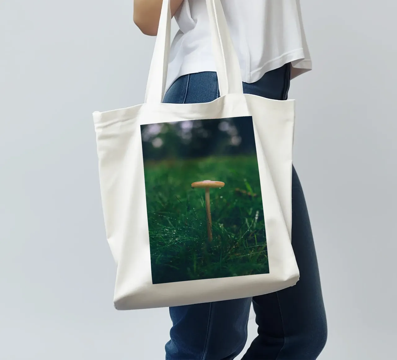 Funghi in autunno | Stile forchetta | Colori scuri e lunatici borsa in juta da Bold and Retro