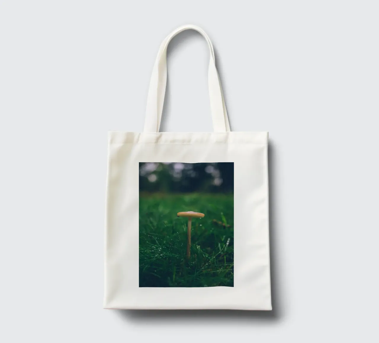 Funghi in autunno | Stile forchetta | Colori scuri e lunatici borsa in juta da Bold and Retro