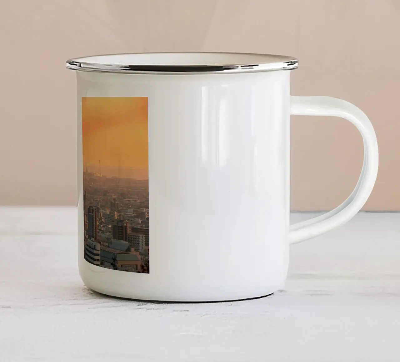 Tramonto su Matsuyama, Giappone tazza in smalto da Marcel Bisig