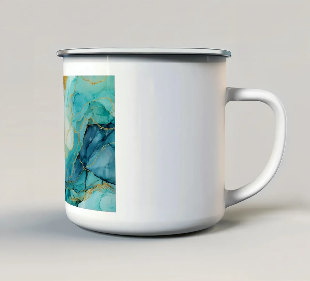 Turchese e blu con venature dorate che ricordano un marmo pregiato tazza in smalto da Modern Muse