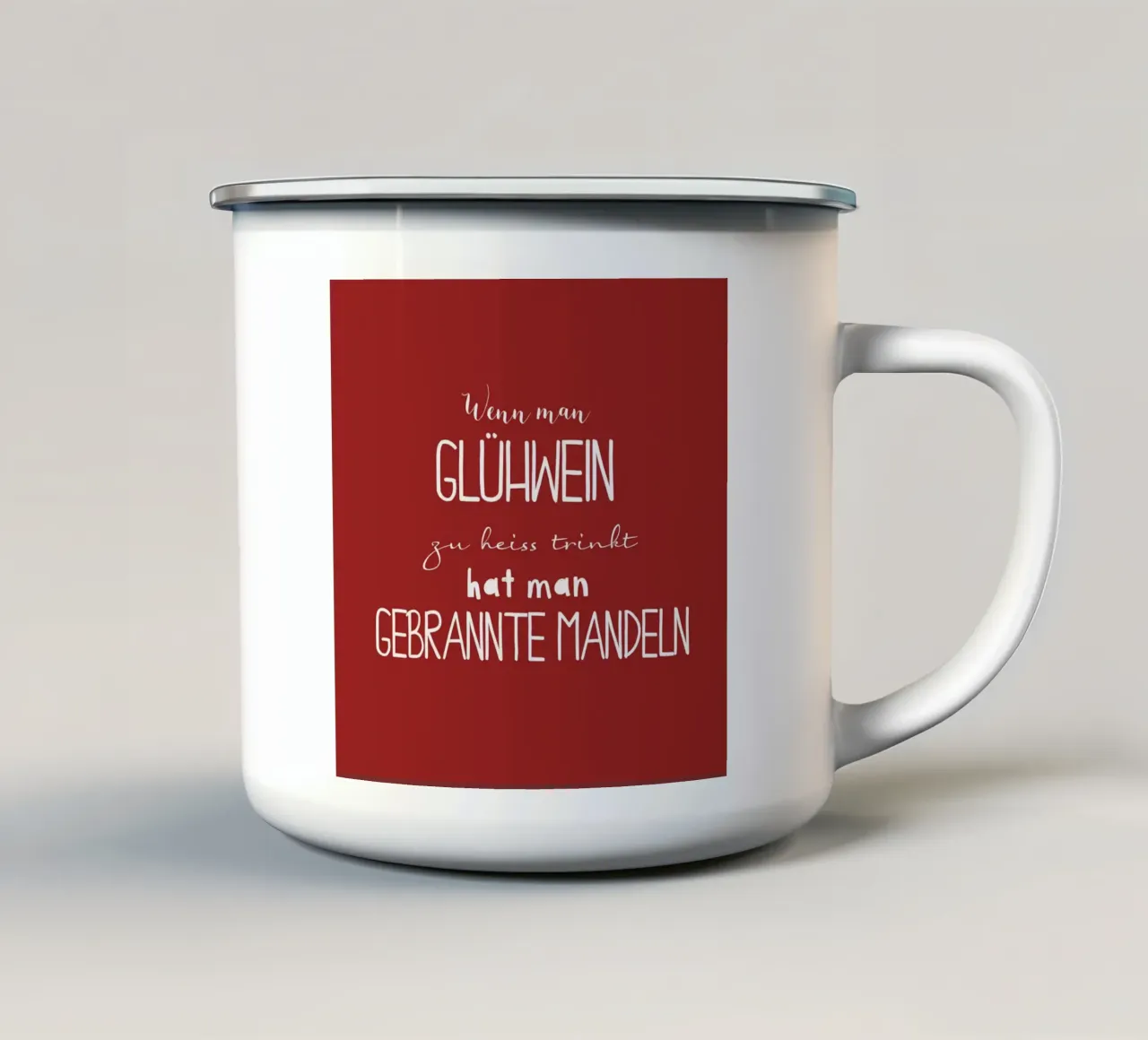 Citazione divertente sul Glühwein di Natale con umorismo sulle mandorle tostate tazza in smalto da Stilrausch