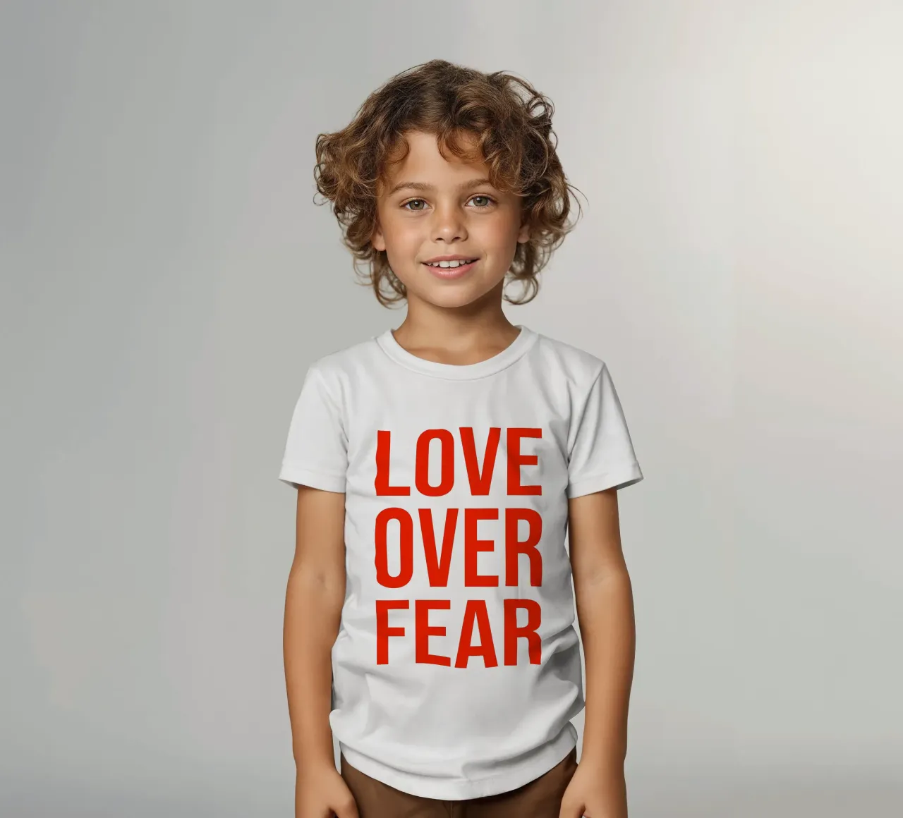 OVER Series- love over fear (5 colors) t-shirt bambini da OVER SERIES