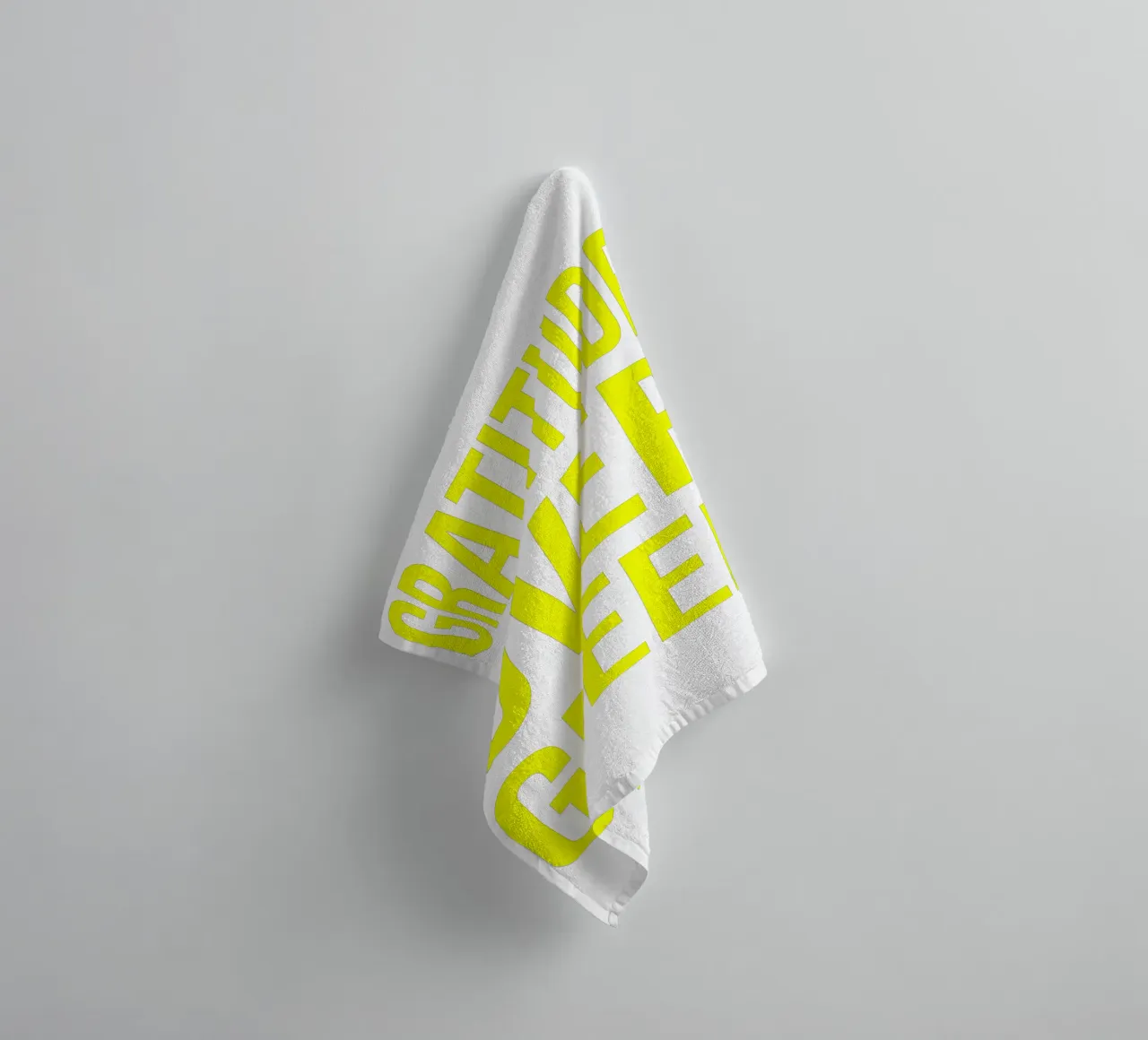 OVER Series- bold letters, brave values (5 colors) asciugamano da bagno da OVER SERIES