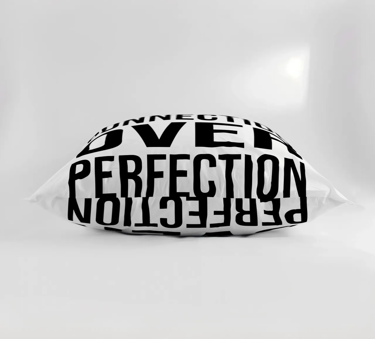 OVER Series- bold letters, brave values (5 colors) cuscino da OVER SERIES