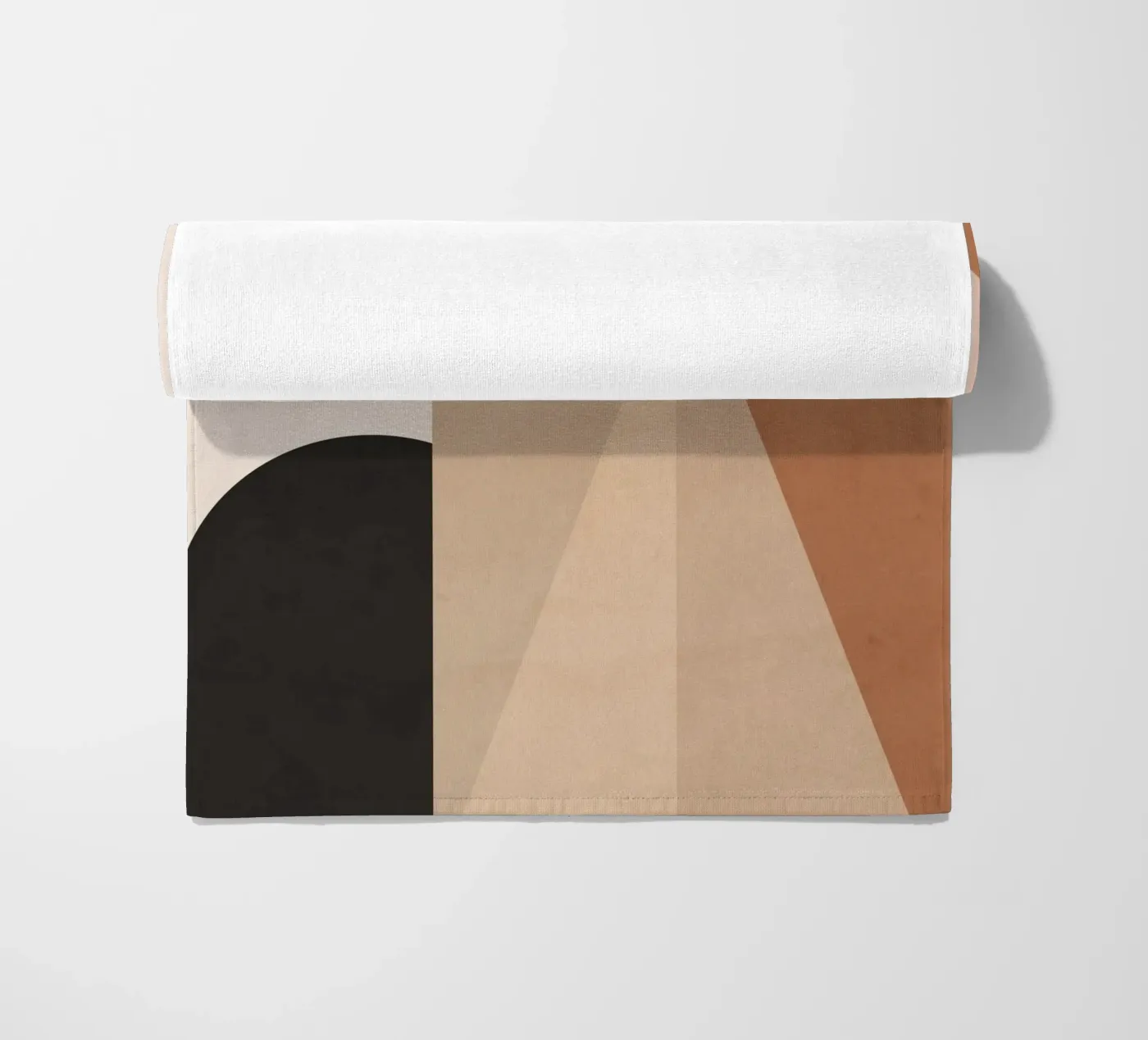 Sole e colline astratte telo mare da ThingDesign