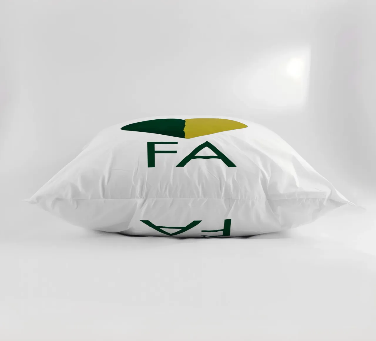 FA Cuore verde e oro dipinto a mano cuscino da FABOArt