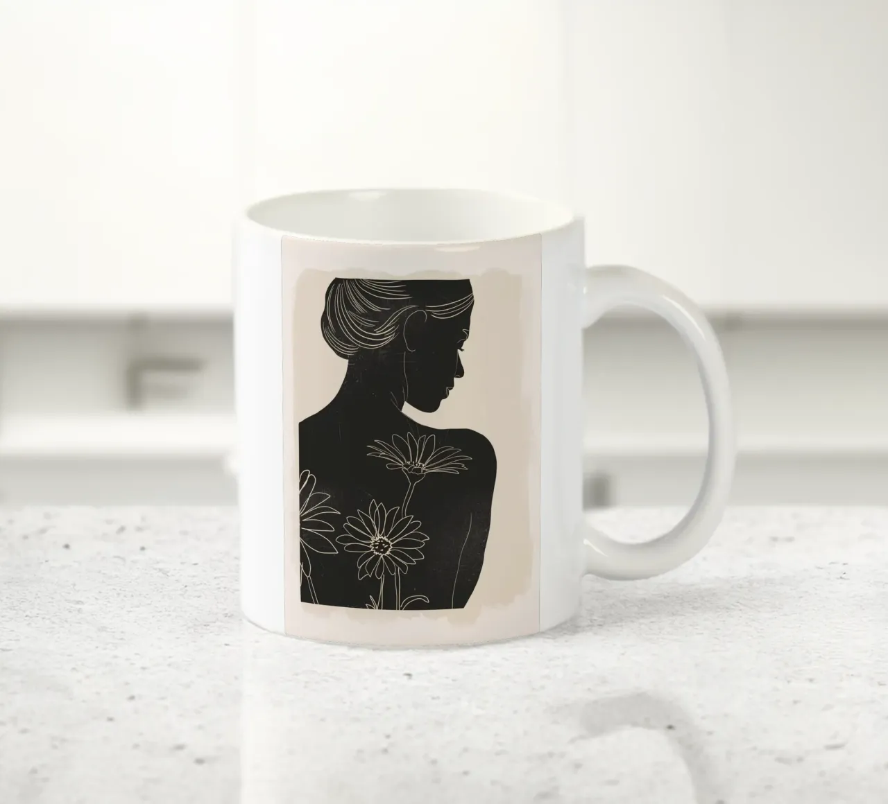 Ritratto minimalista con fiori 2 tazza in ceramica da ThingDesign