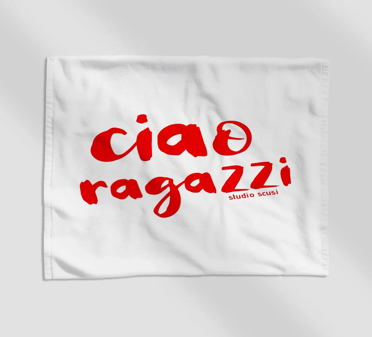 Ciao Ragazzi - rote Pinselschrift telo mare da studio scusi