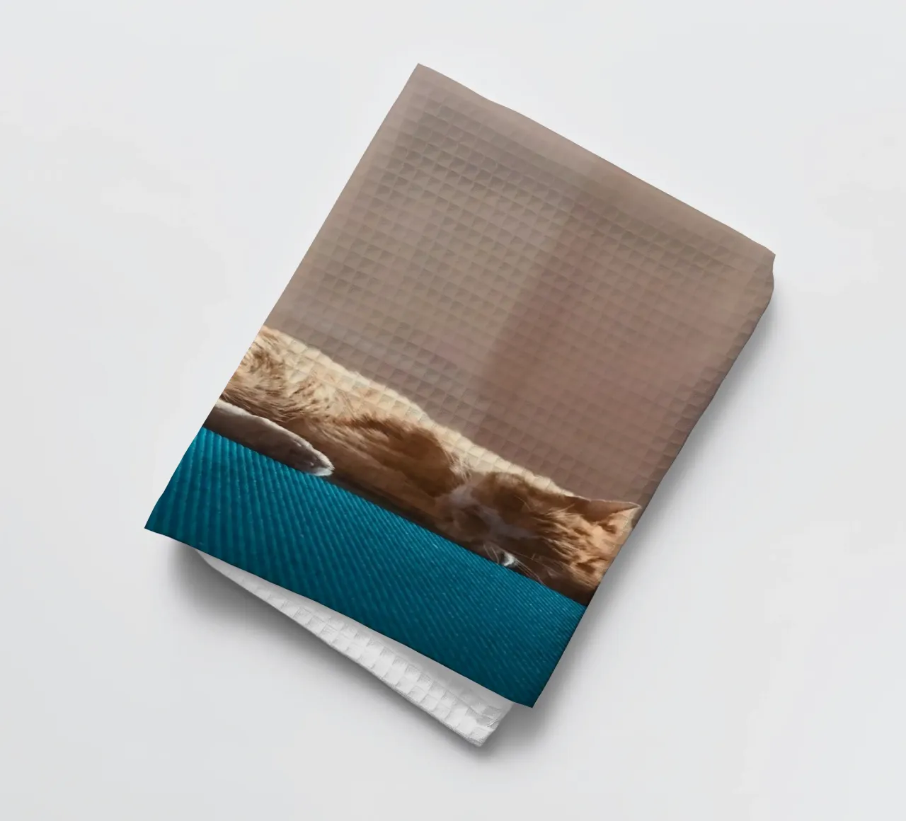 sleeping cat in the house Geschirrtuch von feny