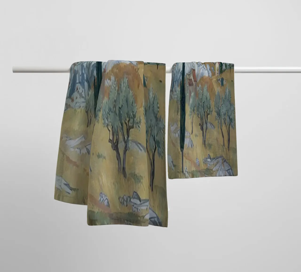 Paesaggio delle Alpilles asciugamano da bagno da Peteriespinoza Studio