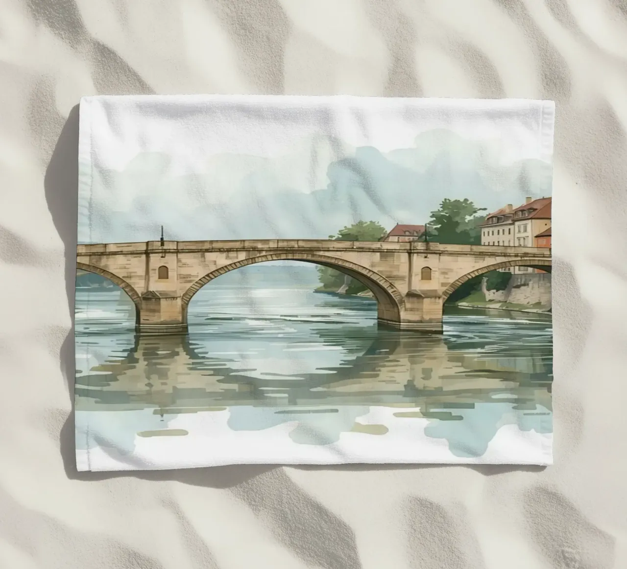 Ponte di pietra sul fiume con edifici e alberi telo mare da DesignDoodle