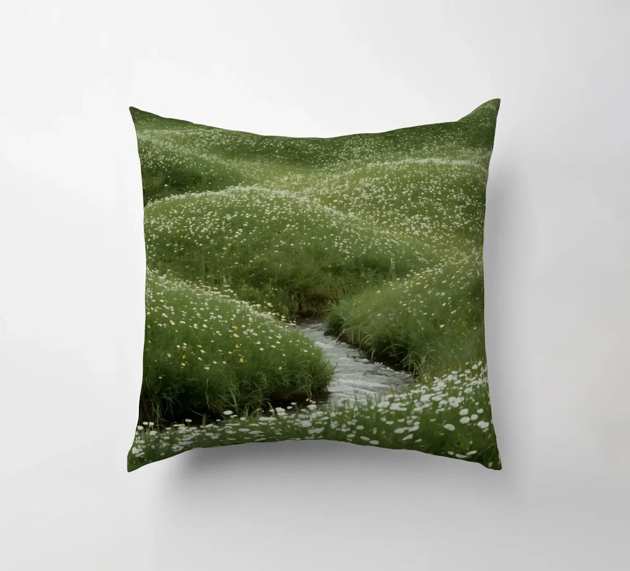 Ruscello attraverso un prato di fiori selvatici cuscino da DesignDoodle