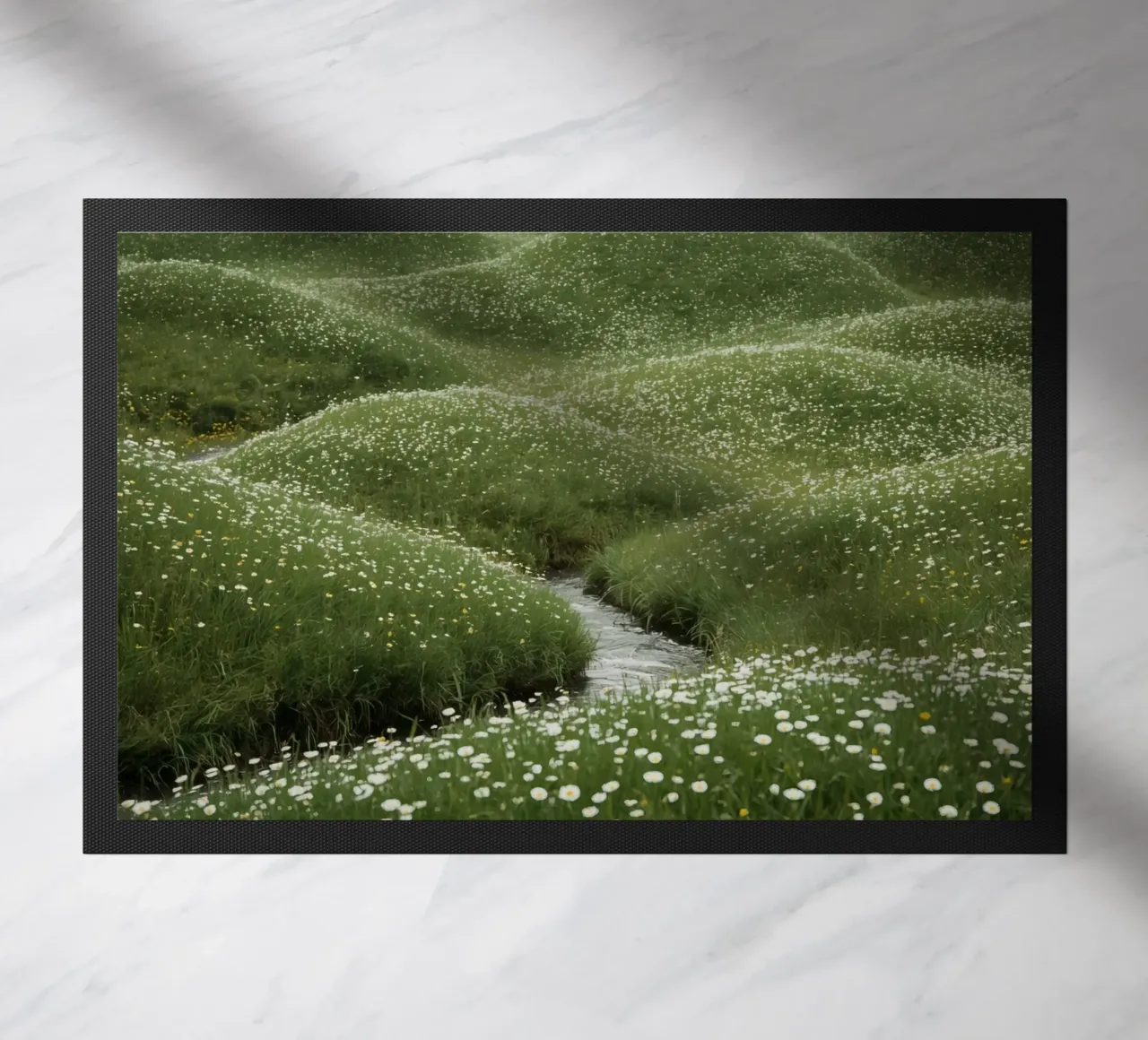 Ruscello attraverso un prato di fiori selvatici zerbino da DesignDoodle