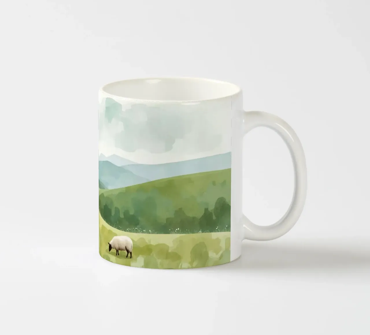 Due pecore al pascolo in un paesaggio collinare tazza in ceramica da DesignDoodle