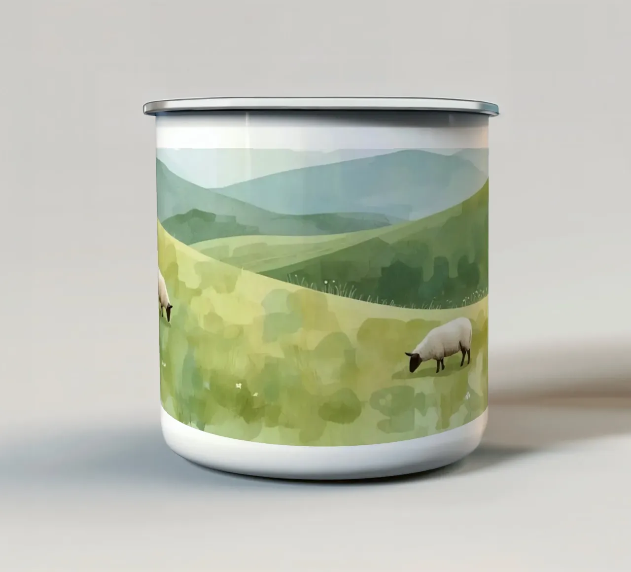 Due pecore al pascolo in un paesaggio collinare tazza in smalto da DesignDoodle