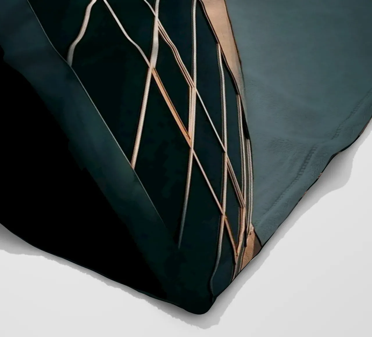 Edificio di luce coperta in pile da Earthly Visions