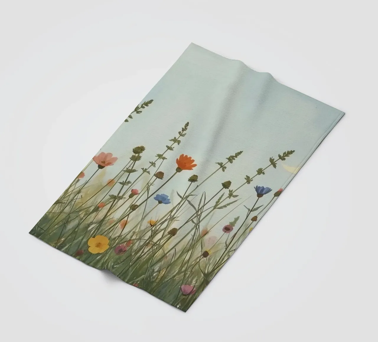 Fiori selvatici e mezzaluna coperta in pile da DesignDoodle