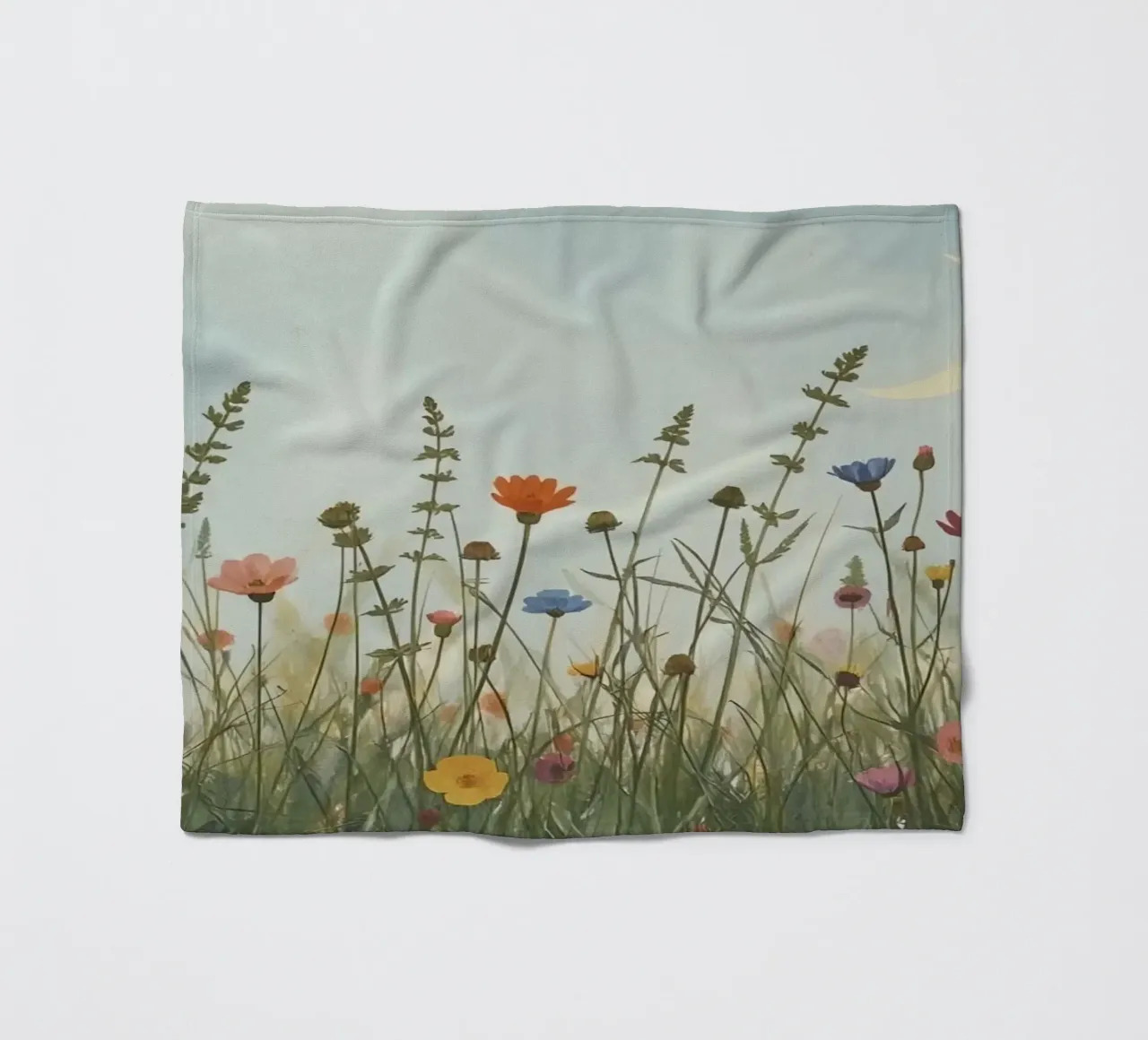 Fiori selvatici e mezzaluna coperta in pile da DesignDoodle