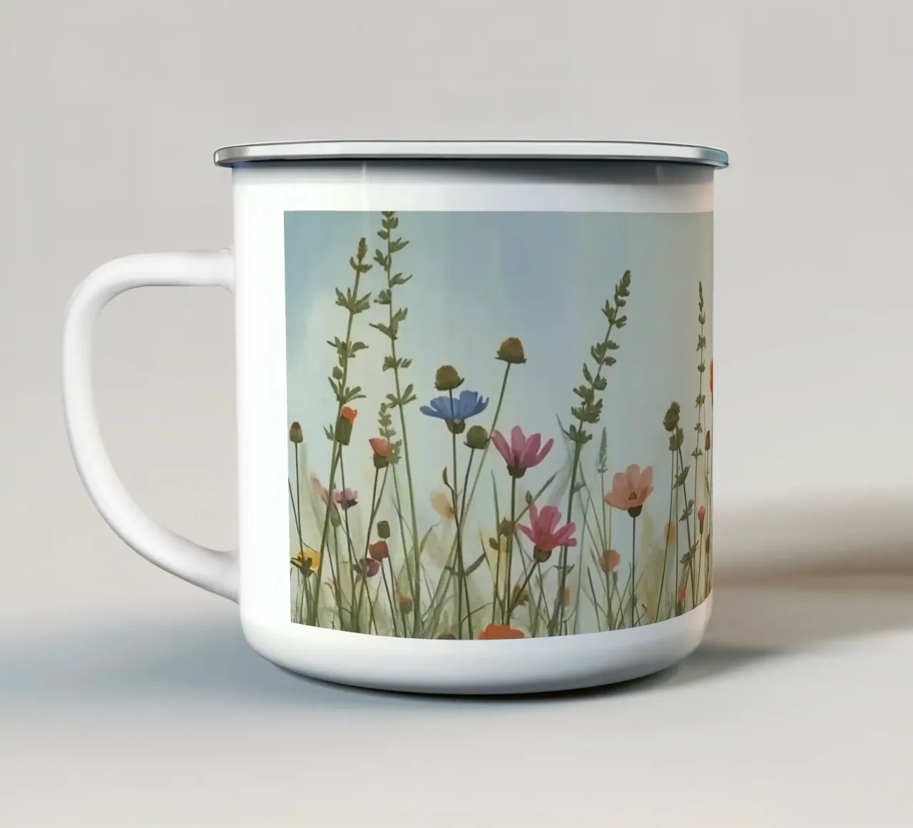 Fiori selvatici e mezzaluna tazza in smalto da DesignDoodle