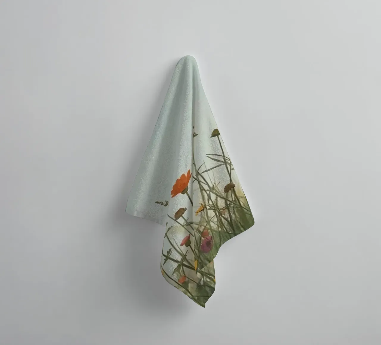 Fiori selvatici e mezzaluna asciugamano da bagno da DesignDoodle