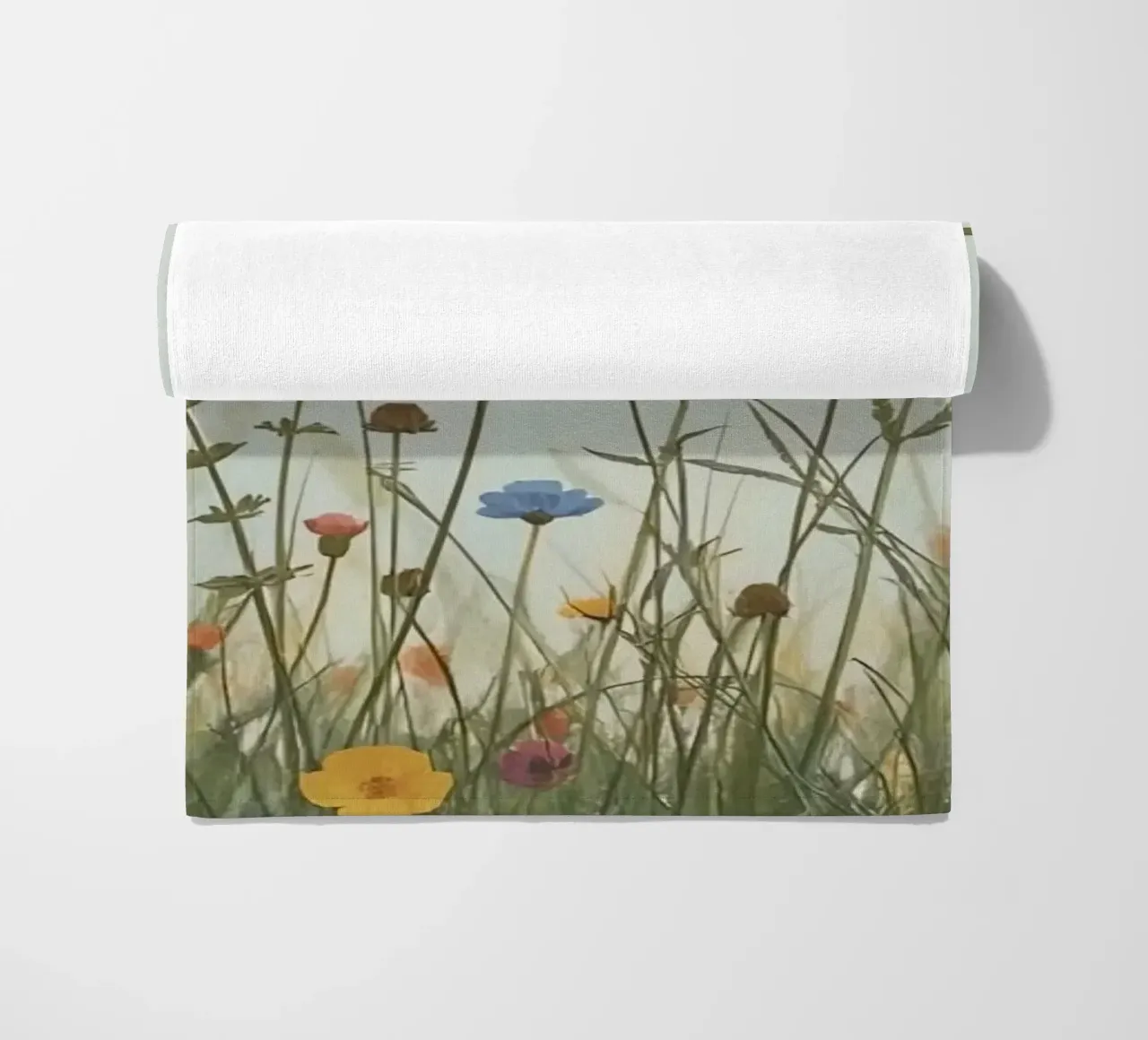 Fiori selvatici e mezzaluna telo mare da DesignDoodle