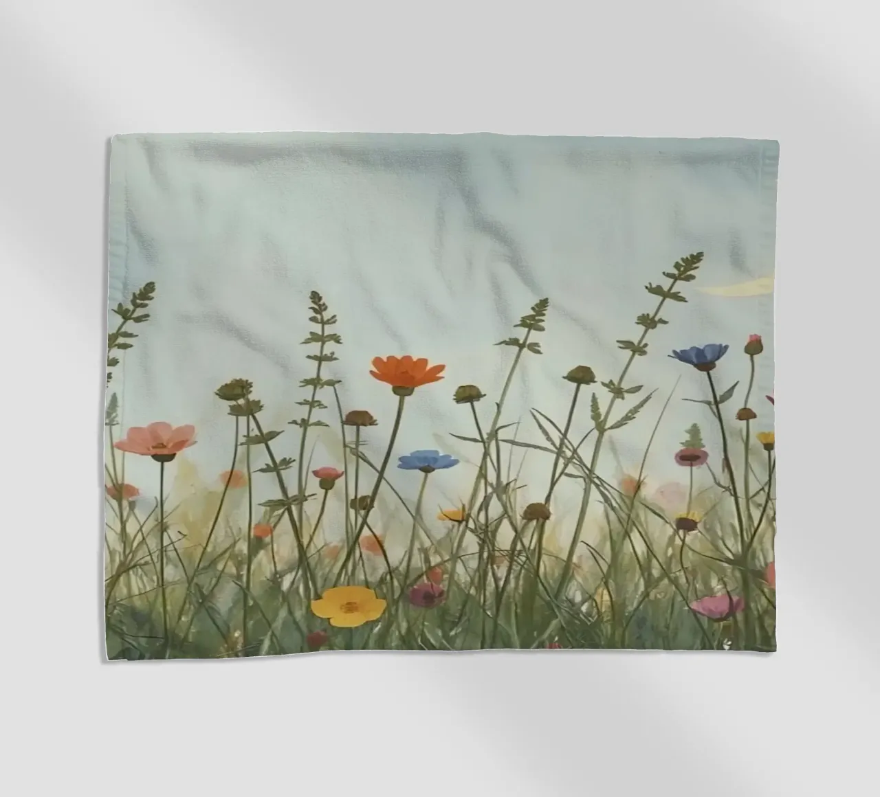 Fiori selvatici e mezzaluna telo mare da DesignDoodle