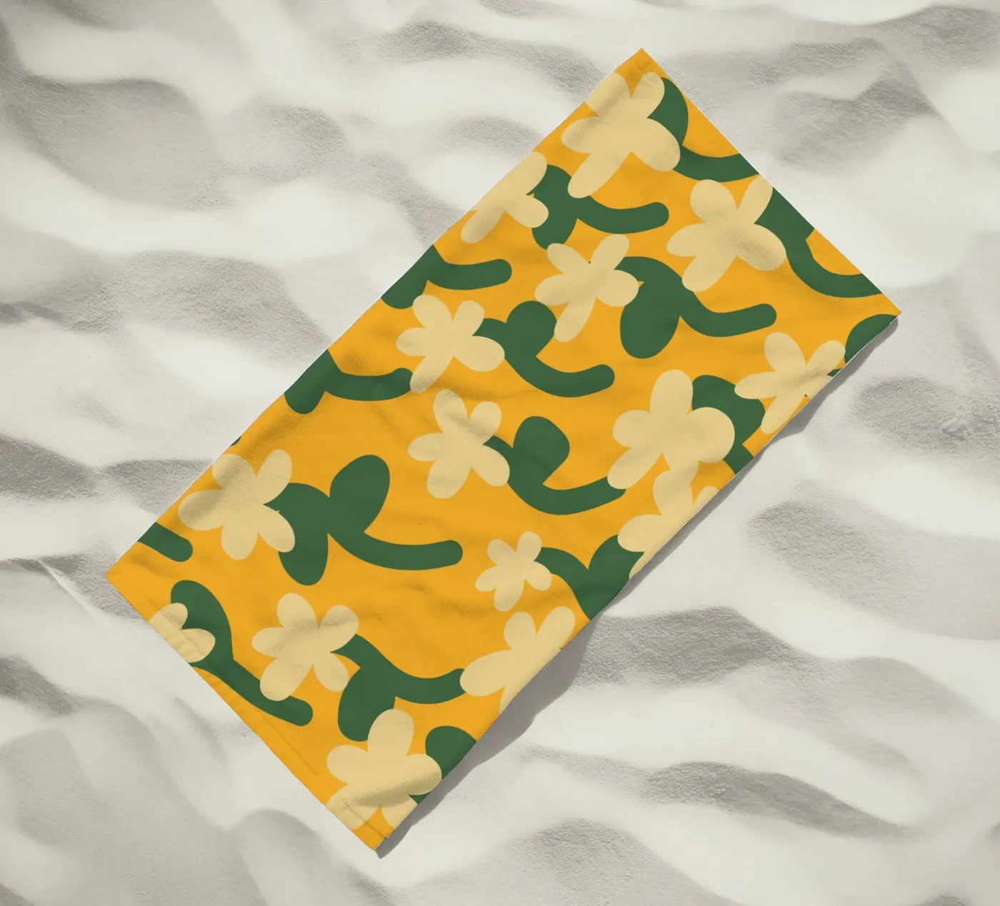 Yellow flower repeat pattern Strandtuch von Little Dean