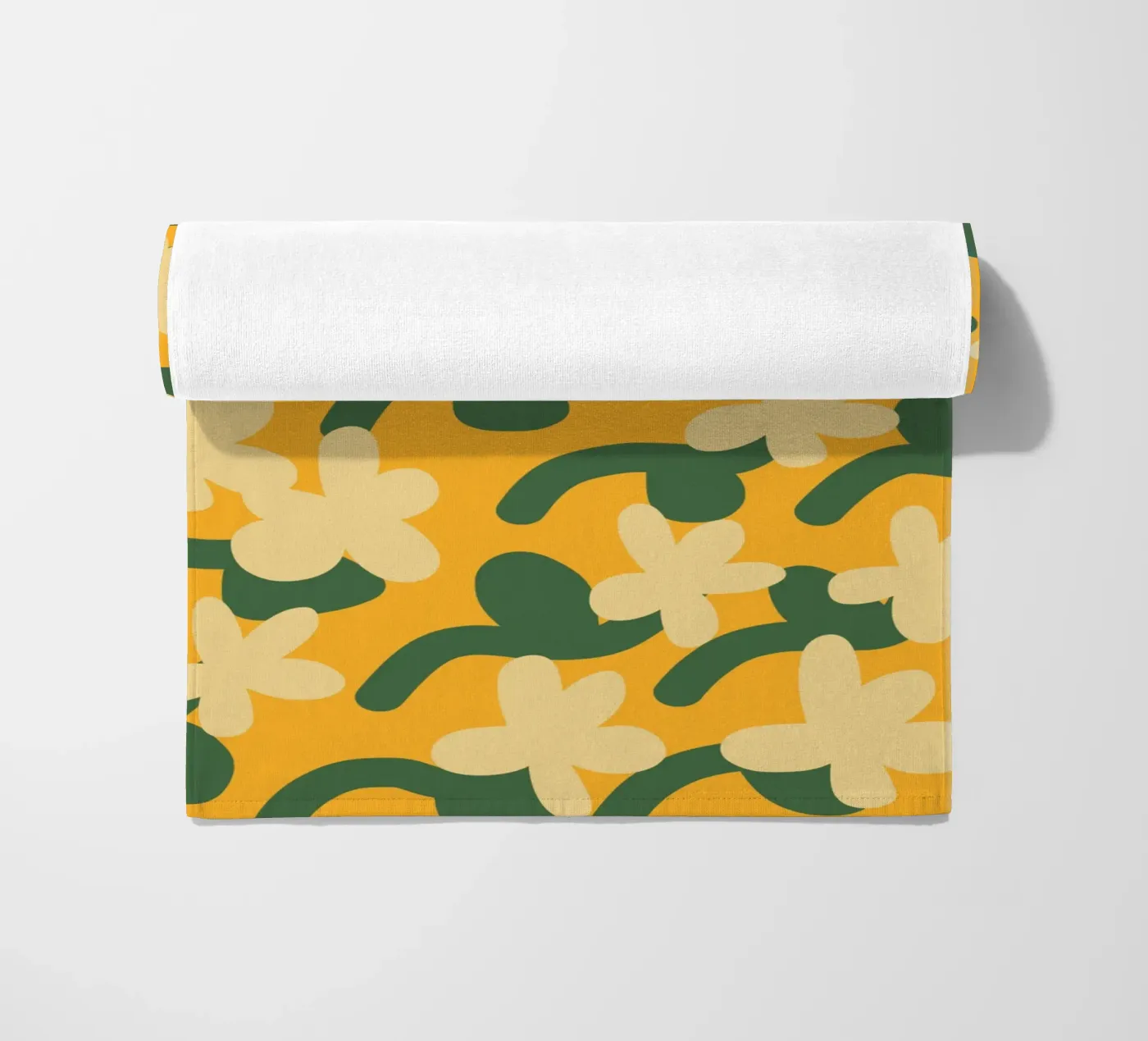 Yellow flower repeat pattern Strandtuch von Little Dean