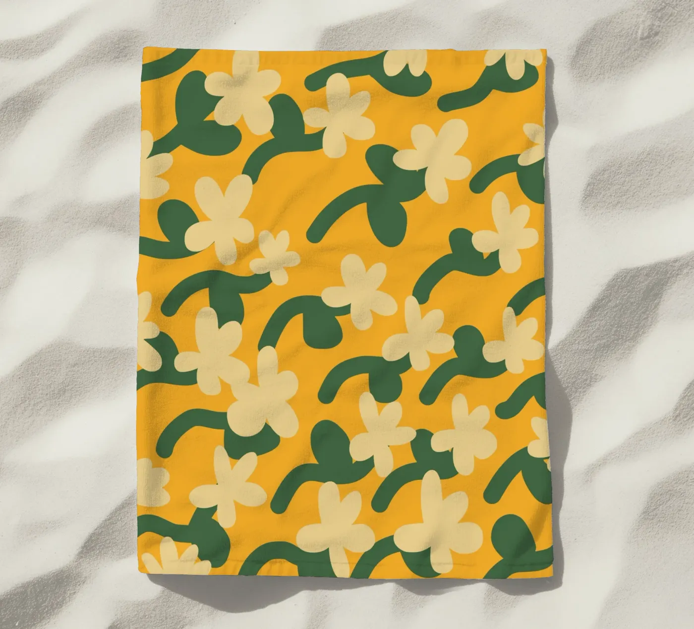 Yellow flower repeat pattern Strandtuch von Little Dean