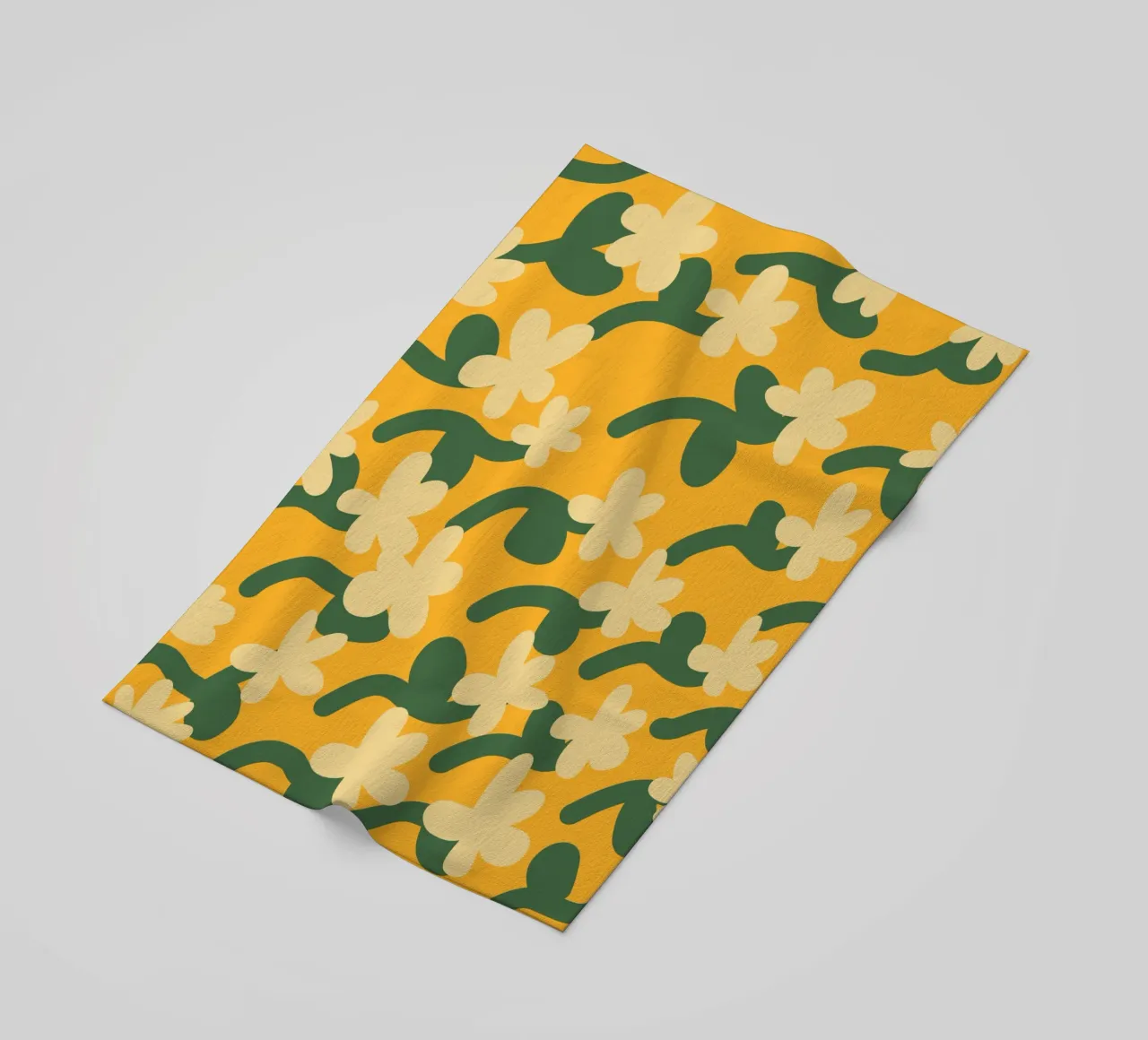 Geel bloem herhalingspatroon strandhanddoek van Little Dean