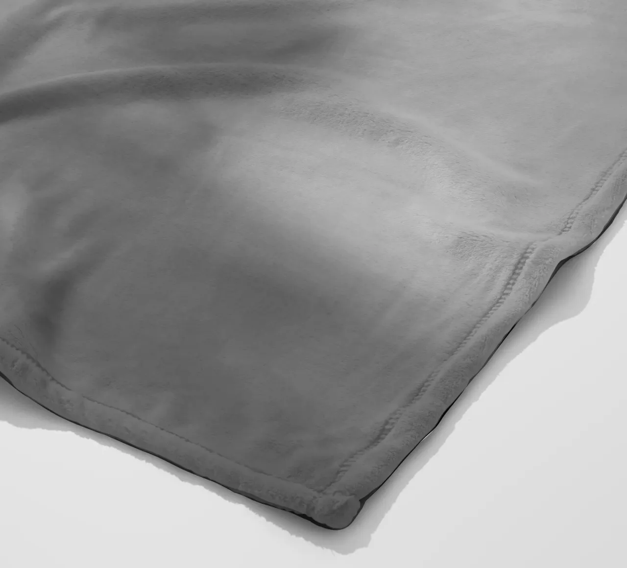 Un piccolo fiore in bianco e nero con la scritta coperta in pile da Something for you