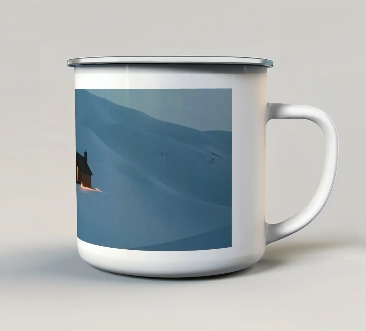 Cabina di legno in un paesaggio coperto di neve tazza in smalto da DesignDoodle