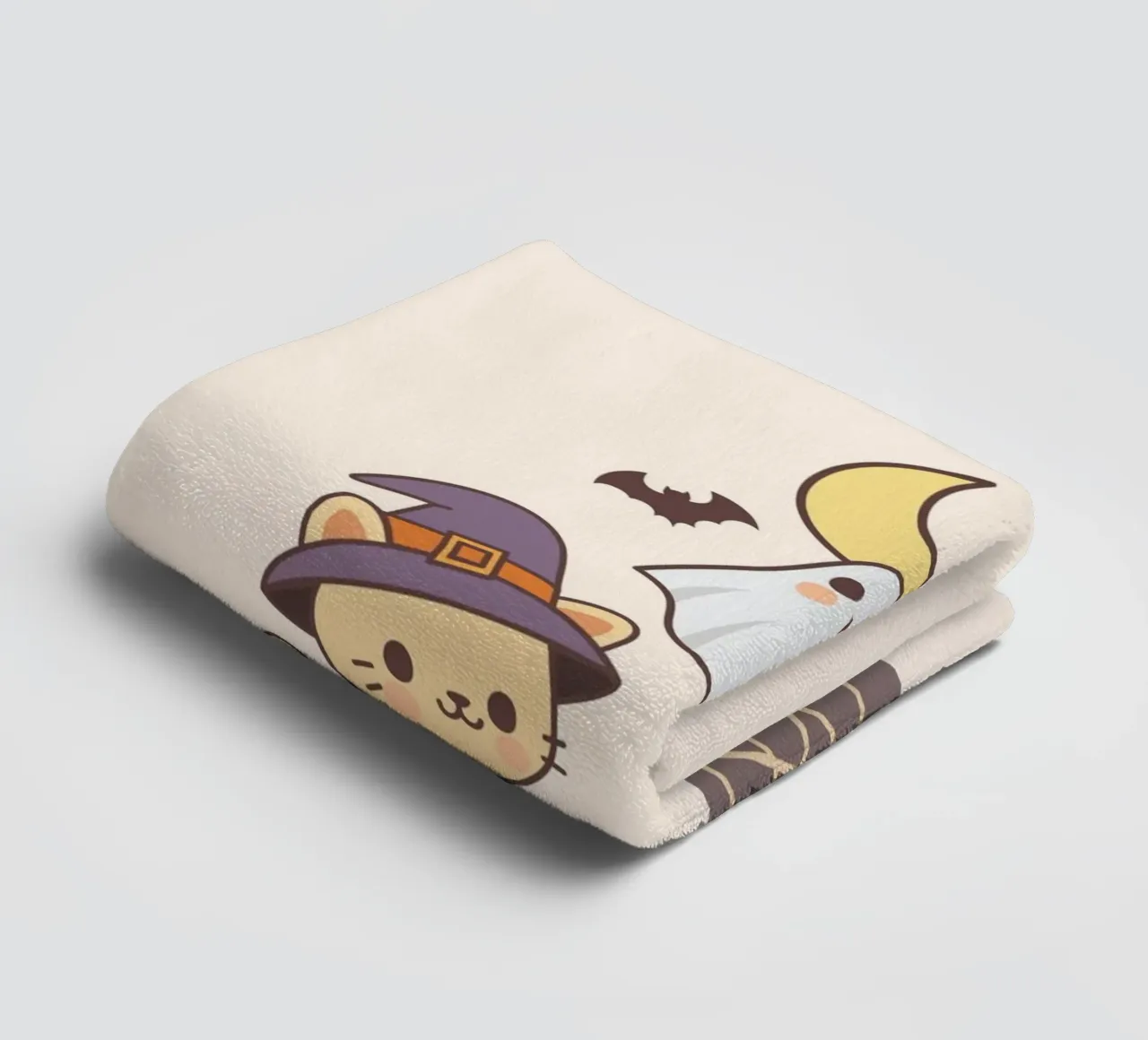 Chats mignons d'Halloween invoquant un fantôme à l'aide d'un pentagramme serviette de bain de cafelab