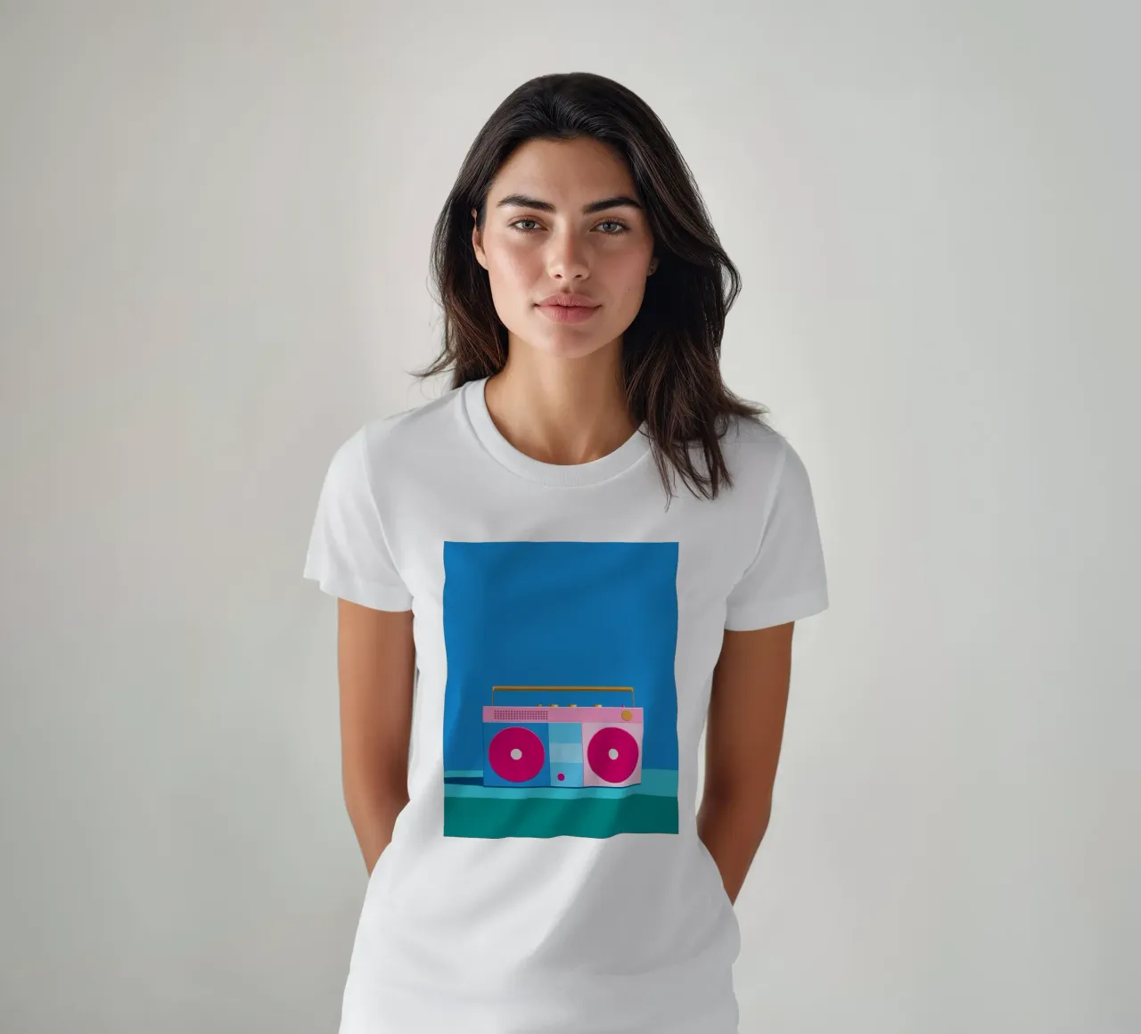 Retro Ghettoblaster Colourblocking t-shirt da DARIA IVANOVNA