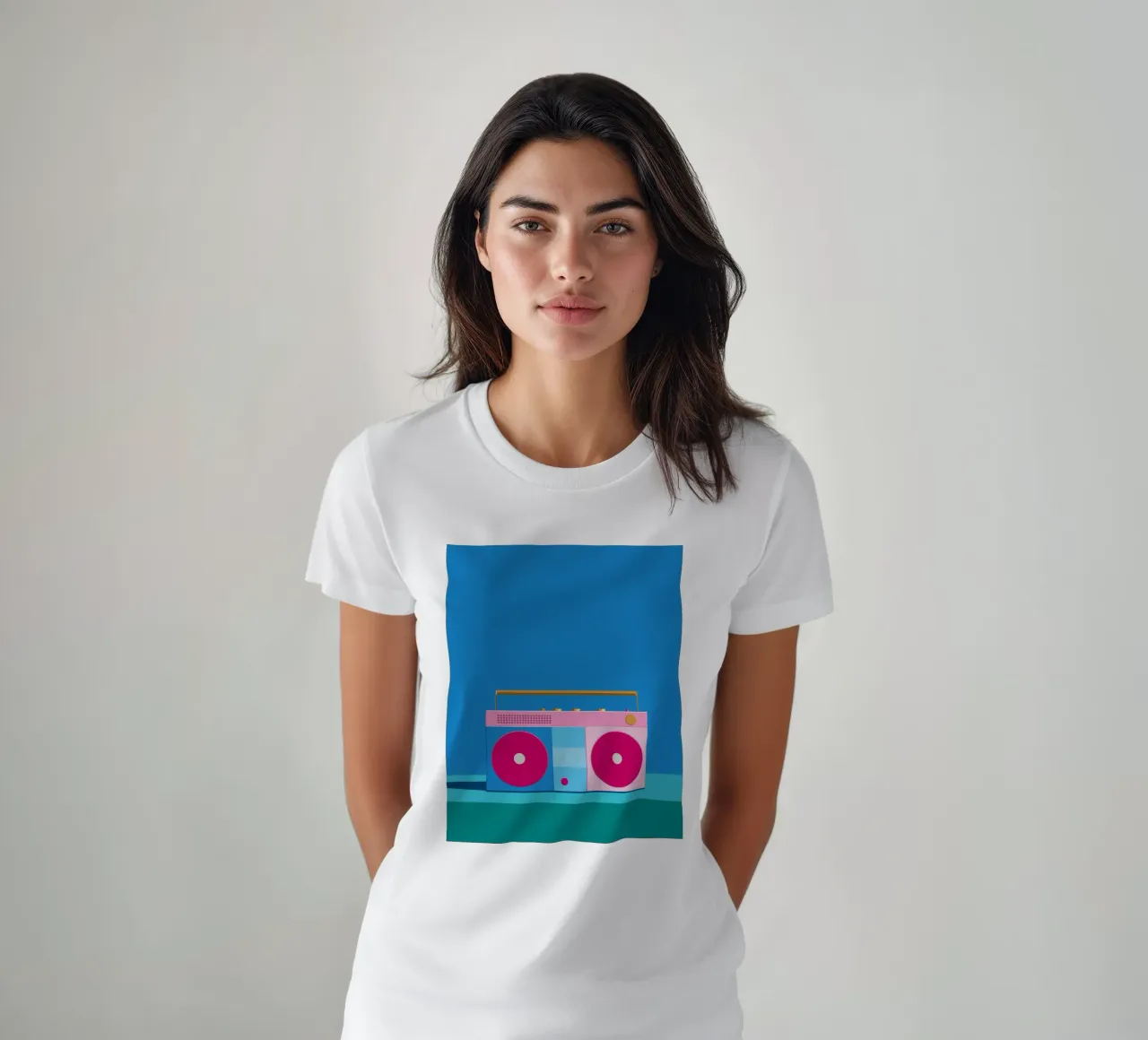 Retro Ghettoblaster Colourblocking t-shirt da DARIA IVANOVNA