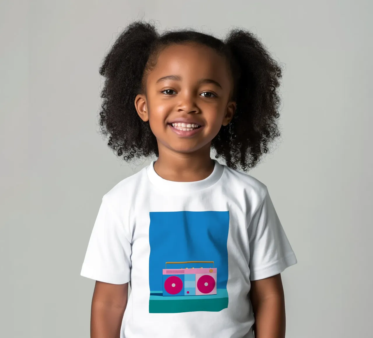 Retro Ghettoblaster Colourblocking t-shirt bambini da DARIA IVANOVNA
