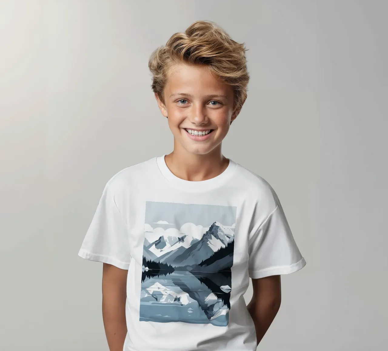 Riflessione sulle montagne t-shirt bambini da LIFESTYLE OBJECTS