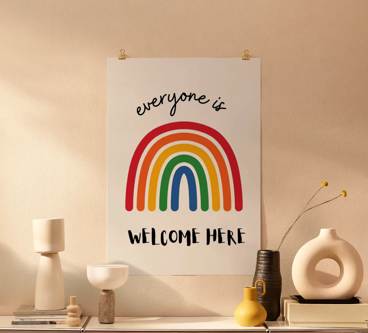 Everyone is welcome here Poster mit Aluminium Rahmen von PinkCandyWalls