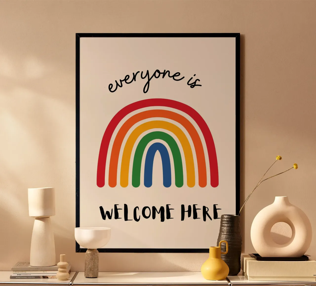 Everyone is welcome here Poster mit Aluminium Rahmen von PinkCandyWalls