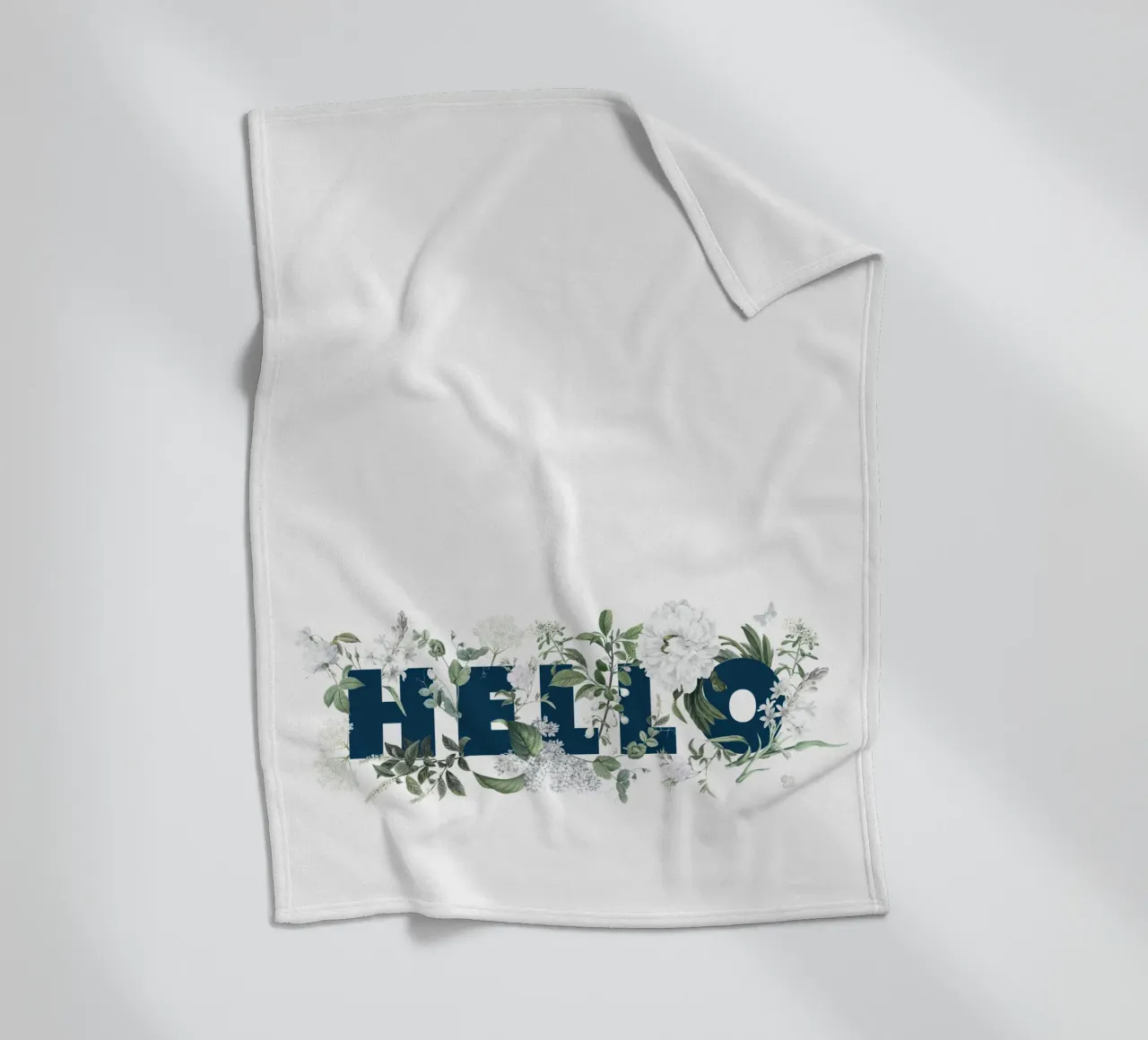 Ciao Fiori e Insetti Blu Bianco coperta in pile da Studio Frances M