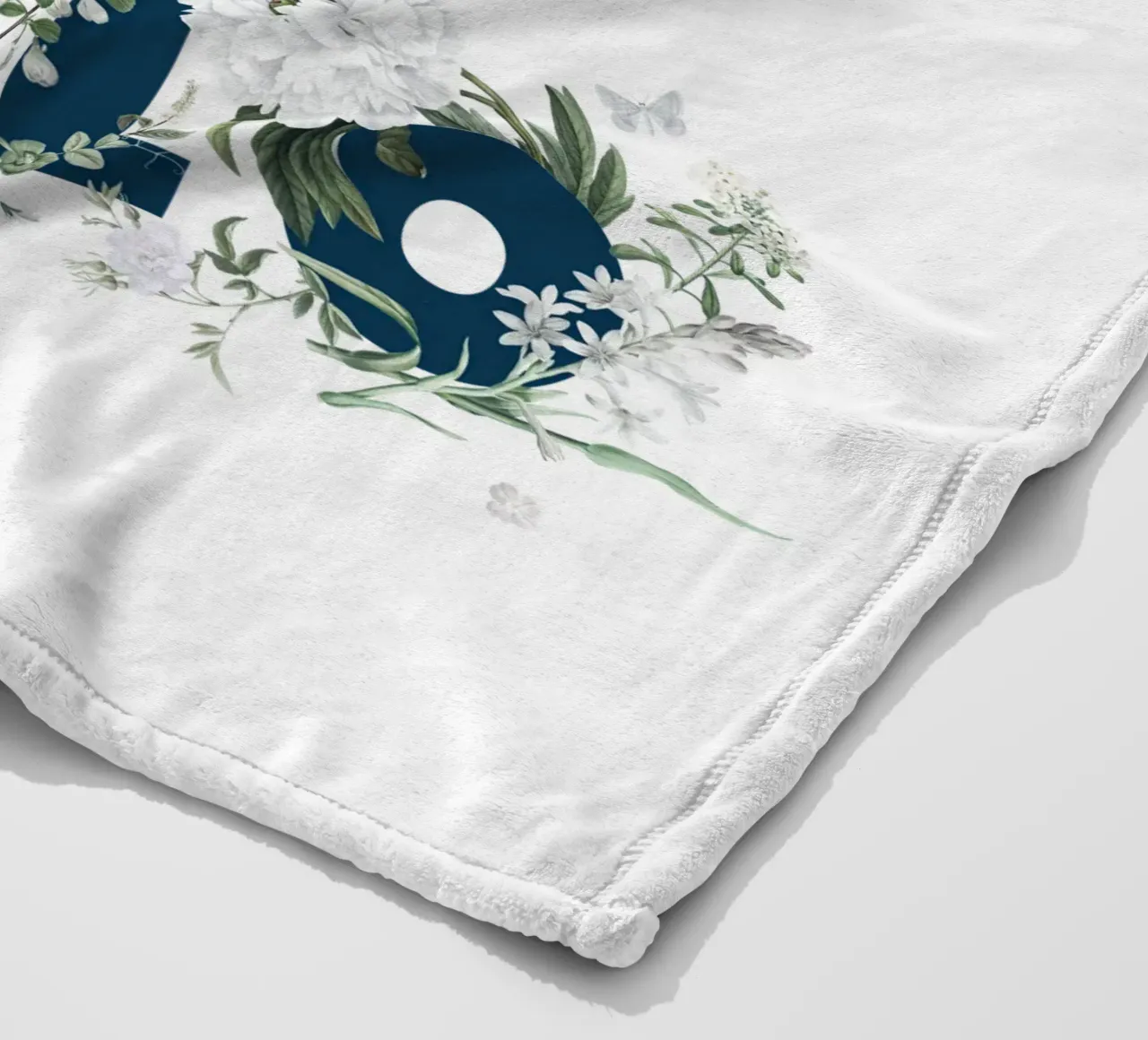 Ciao Fiori e Insetti Blu Bianco coperta in pile da Studio Frances M