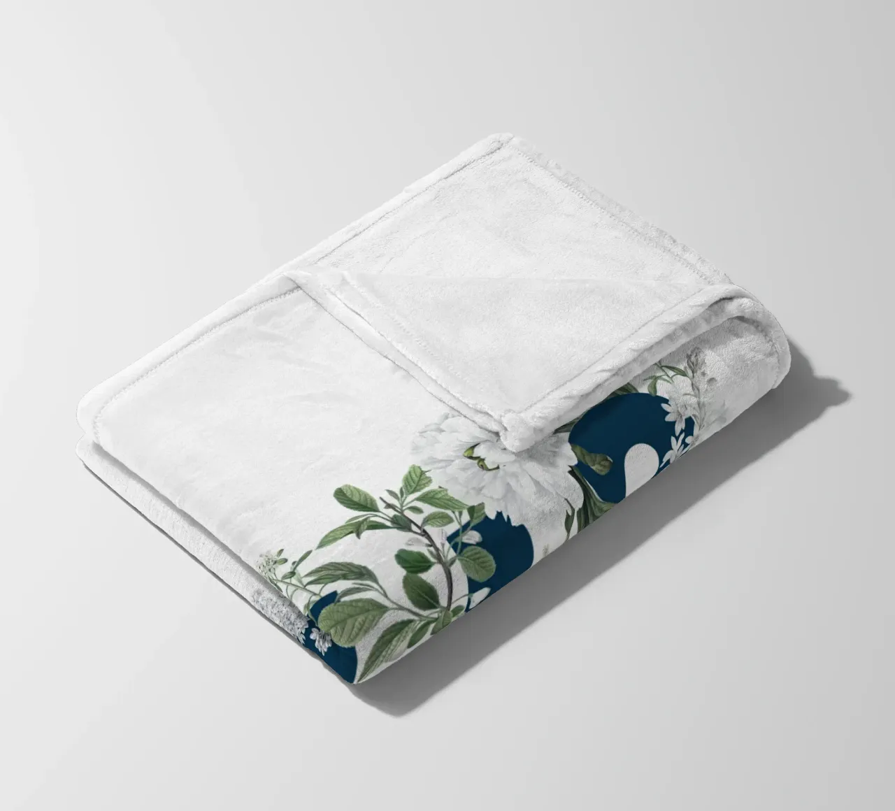 Ciao Fiori e Insetti Blu Bianco coperta in pile da Studio Frances M