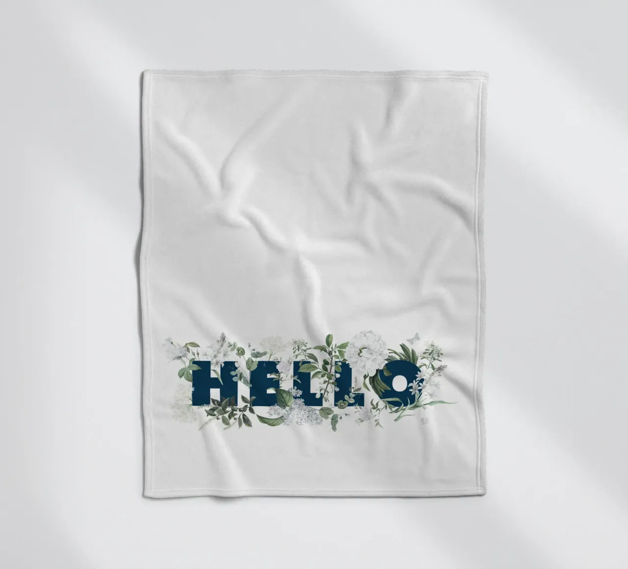 Ciao Fiori e Insetti Blu Bianco coperta in pile da Studio Frances M