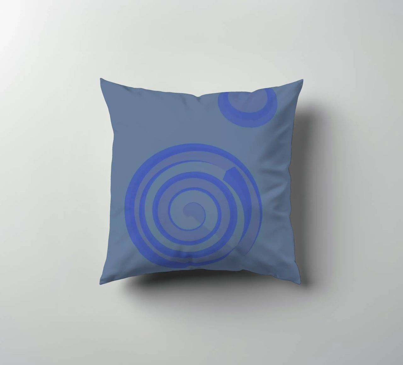 Disegno astratto con cerchi in blu e viola cuscino da Something for you