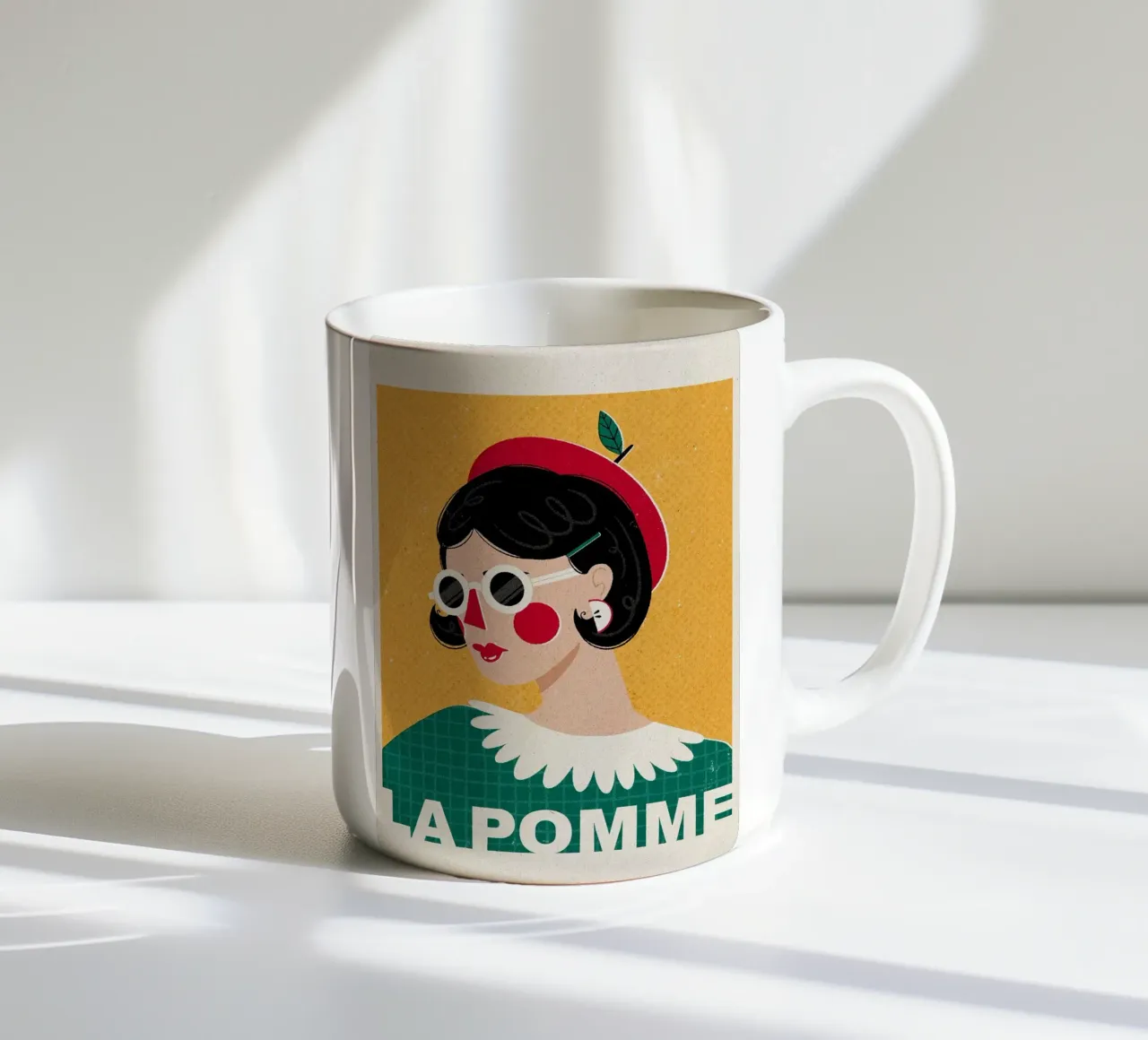 Moda francese La Pomme tazza in ceramica da Charlotte Gagnon