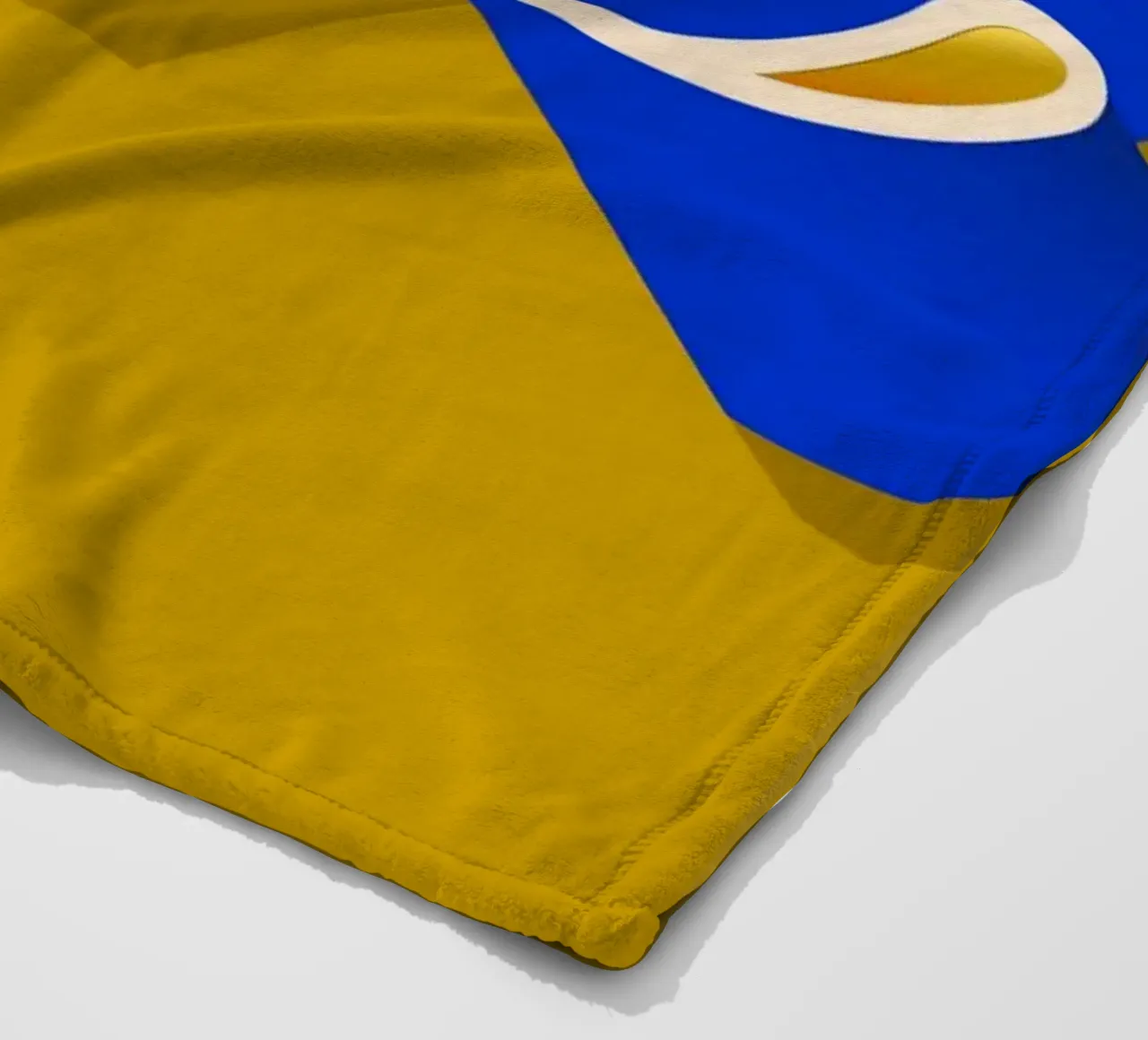 M letter script coperta in pile da Glettering