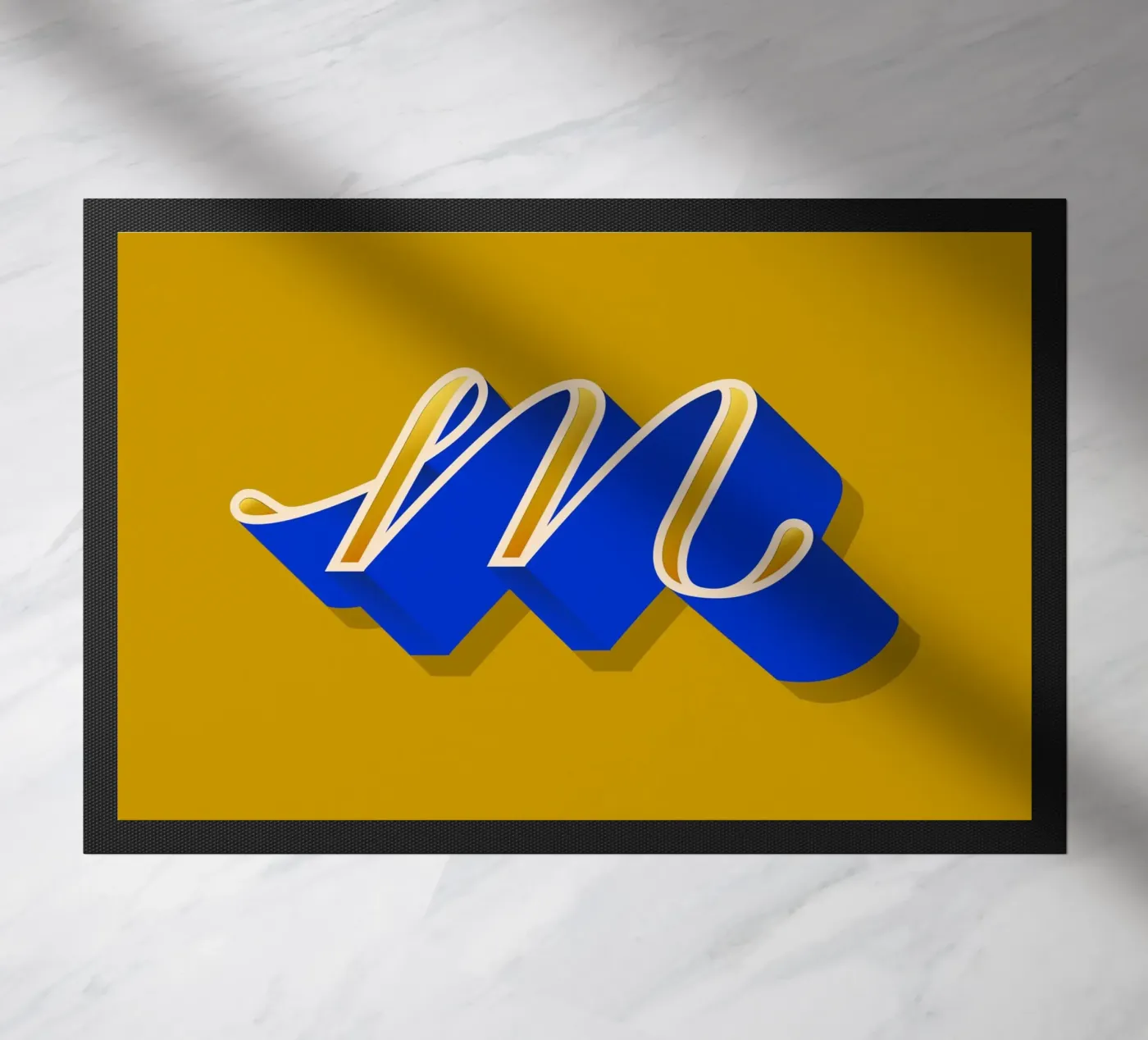 M letter script deurmat van Glettering
